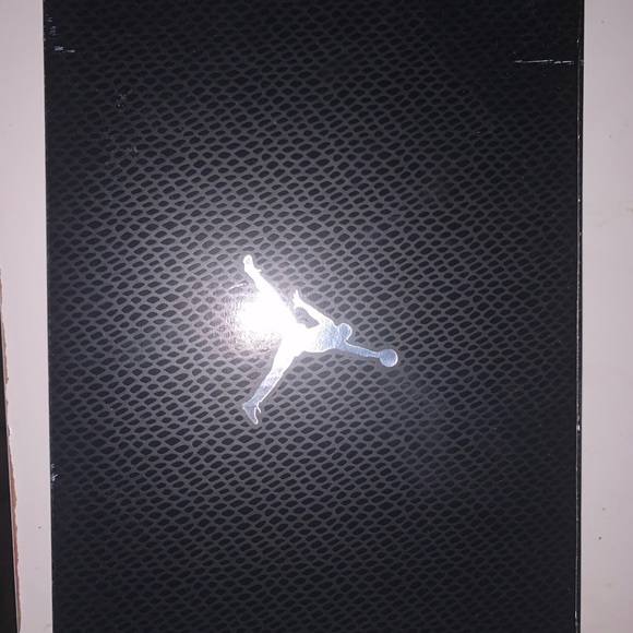 I’m selling my pink snakeskin 11s - Picture 2 of 7